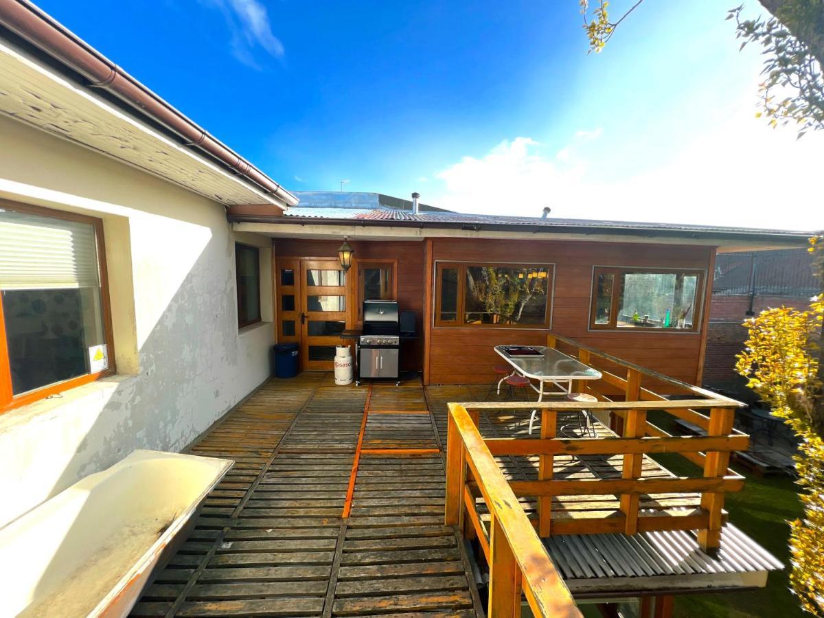 プンタアレナスIncredible Downtown Duplex With Interior Backyardアパートメント エクステリア 写真